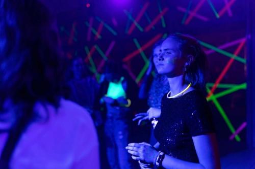 R6 3747-S-severe-noise